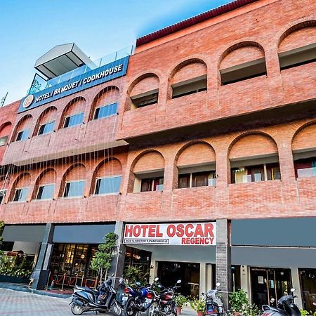 Hotel Oscar Regency Panchkula Exterior foto